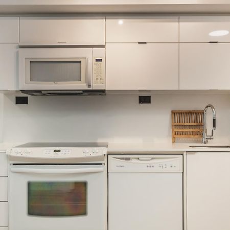 Cozy 2Br Close To Cn Tower & Harbourfront Toronto Exteriér fotografie