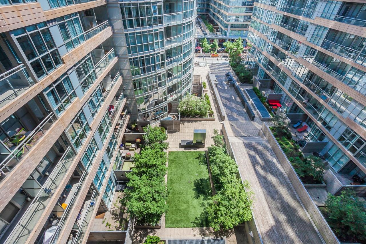 Cozy 2Br Close To Cn Tower & Harbourfront Toronto Exteriér fotografie