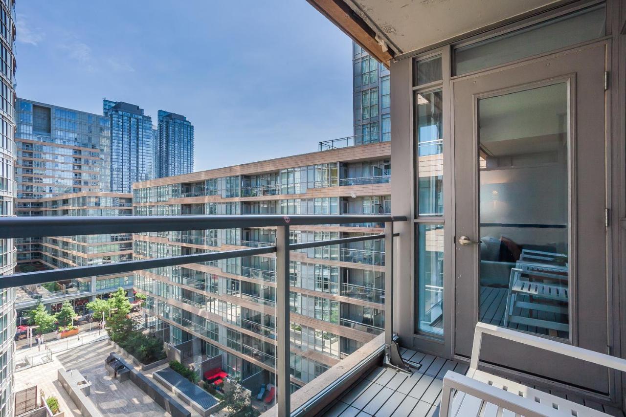 Cozy 2Br Close To Cn Tower & Harbourfront Toronto Exteriér fotografie